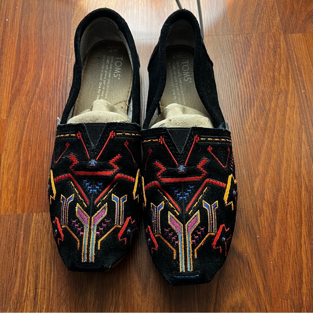 Toms black embroidery flats 7